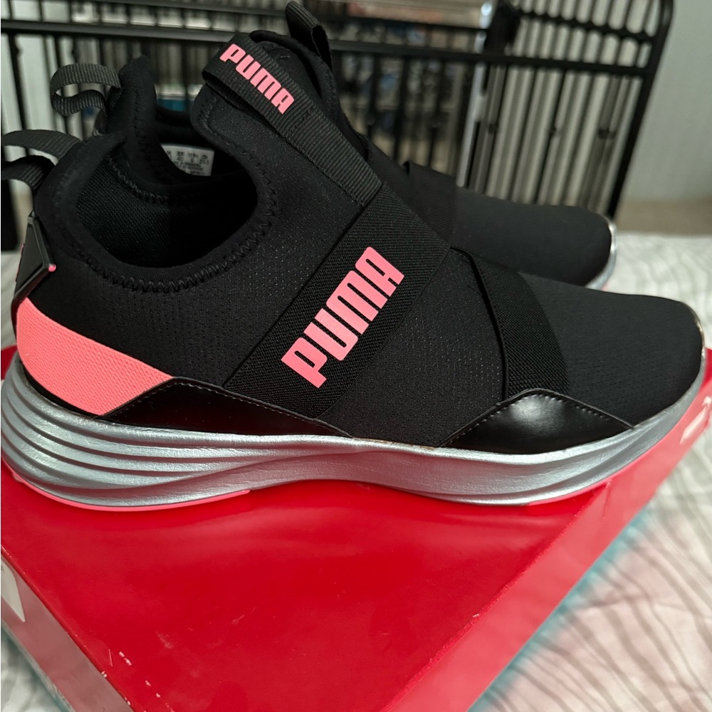 Puma shoes - Picture 2 of 6